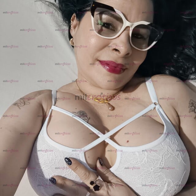 FOTOS DE SENSUAL EXQUISITA MILF ESPERANDO POR TI..