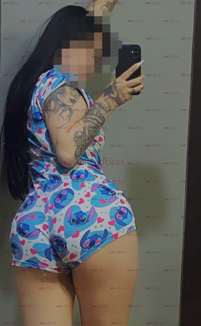 FOTOS DE EMILY TATUADA NATURAL, EXCELENTES CURVAS Y HERMOSO ROSTRO