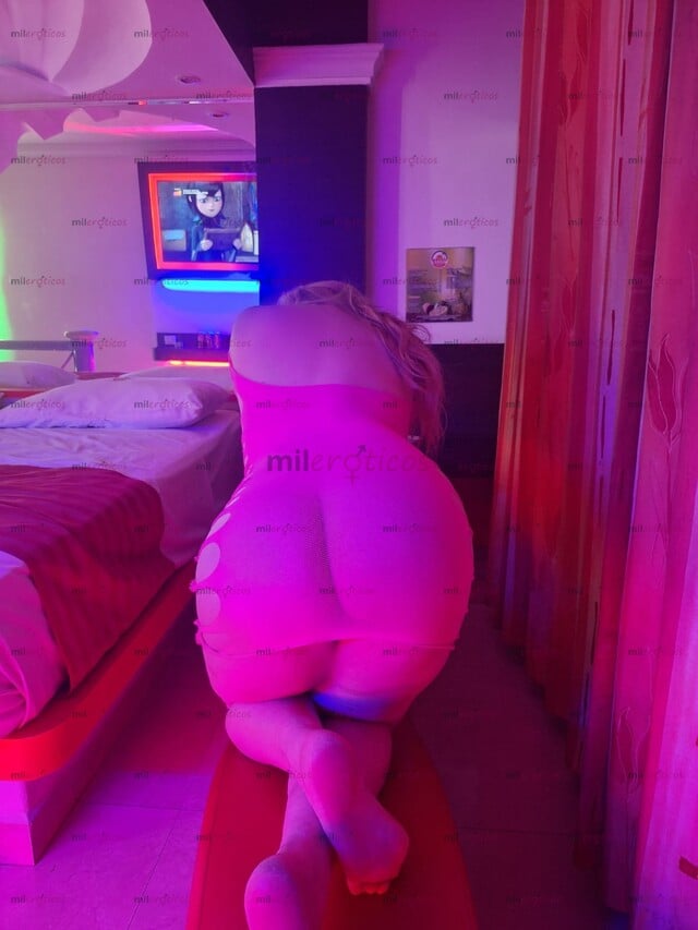 FOTOS DE TETAS ENORMES CHUPABLES,VEN Y DATE UN DELEITE DE ESTA SABROSA MUJER