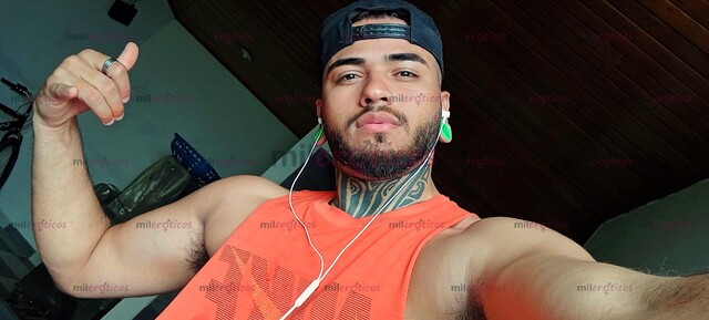 FOTOS DE MORENO ACTIVO CON VERGA DE 20CM AMANTE DEL SEXO DURO, Y DE UNOS BUENOS BESOS.