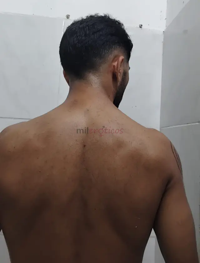 Ola amor sou muito carinhoso simpatico amoroso basta entrar em contato pra gente se amar tenho corpo atletico treino musculacao se vc ta precisando de...