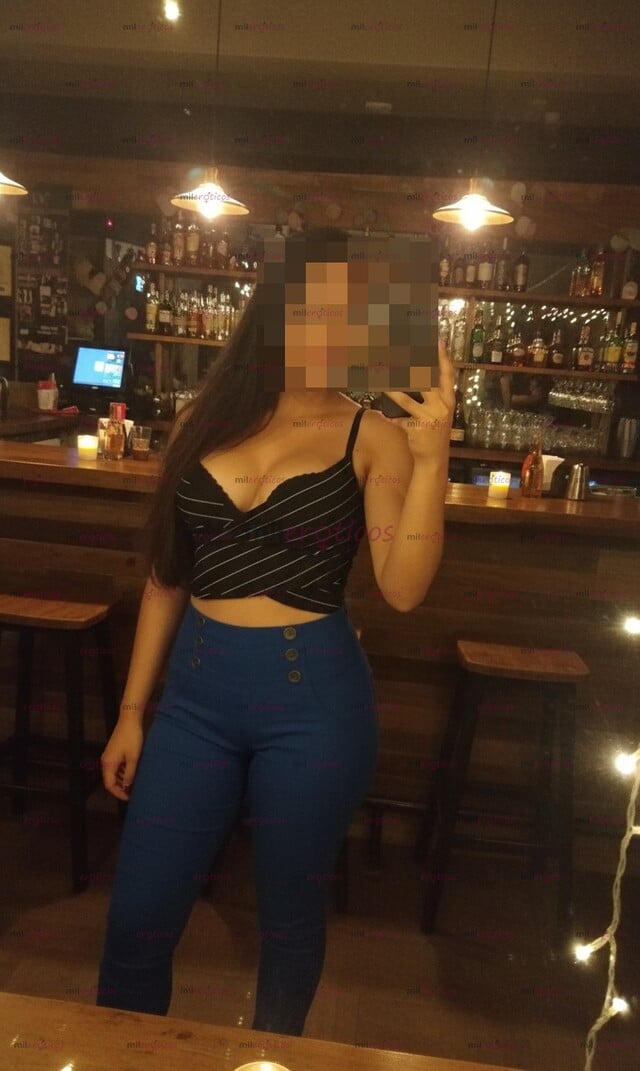 FOTOS DE CHICA JOVEN, ATENTA, RESERVADA Y SENSUAL PARA LLEVARTE AL LÍMITE DEL PLACER