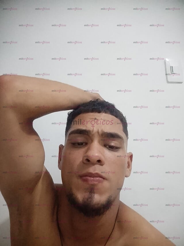 FOTOS DE MACHO DOTADO EXCLUSIVO DISCRETO DISPUESTO A COMPLACERTE TODAS TUS FANTASÍAS
