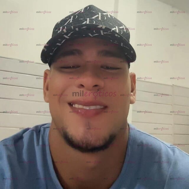 FOTOS DE MACHO DOTADO EXCLUSIVO DISCRETO DISPUESTO A COMPLACERTE TODAS TUS FANTASÍAS