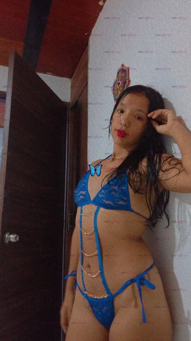 FOTOS DE CAMILA CHICA SENSUAL MORENA ESTATURA BAJA PELI NEGRA ACUERPADA SENOS PEQUEÑO