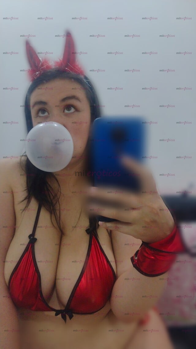 FOTOS DE MUCHO GUSTO, SEXY TETONA TROSUDA TENGO 23 AÑITOS AMOR