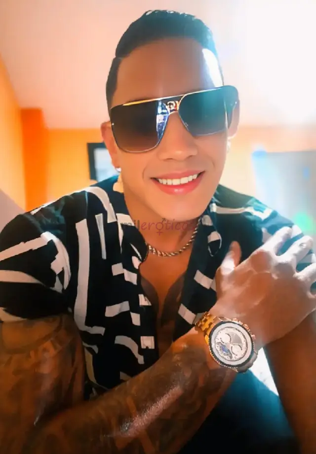 Hola amor soy anthony tu chocolate smith nueva temporada y tiempo corto soy lo que buscas entregame tus mejores deseos y ven a conocerme soy muy higie...