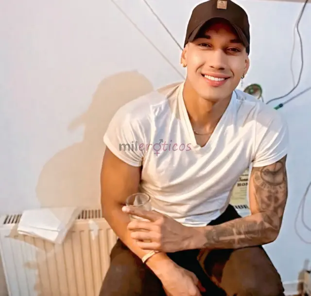 Hola amor soy anthony tu chocolate smith nueva temporada y tiempo corto soy lo que buscas entregame tus mejores deseos y ven a conocerme soy muy higie...