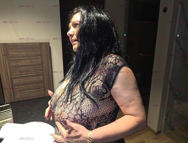 FOTOS DE TU FANTASÍA ES HACERLO CON UNA MADURA? TIENES ENTRE 20 Y 30 Y TANTOS... YO TE EN