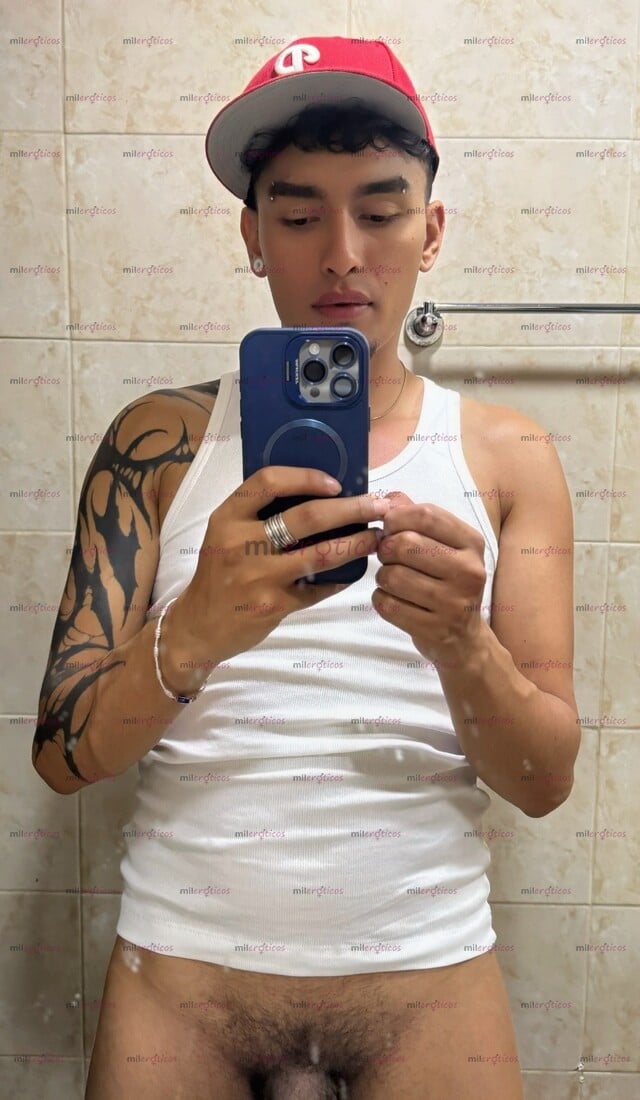 FOTOS DE JOVEN COLOMBIANO MORBOSO Y JUGUETÓN . POCOS LÍMITES !!!