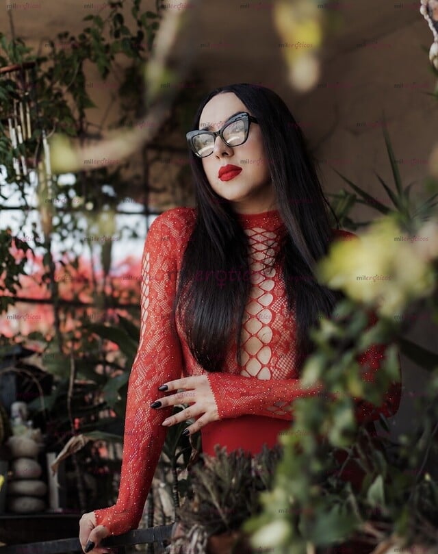 FOTOS DE . . .VERONICA . . . LA DIOSA DEL SEXXXO ORAL EN TIJUANA . . . .