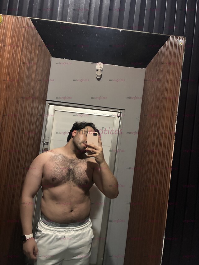FOTOS DE GYM, BARBA Y PIEL. NO NECESITO MÁS PARA PERDERTE LA CALMA.