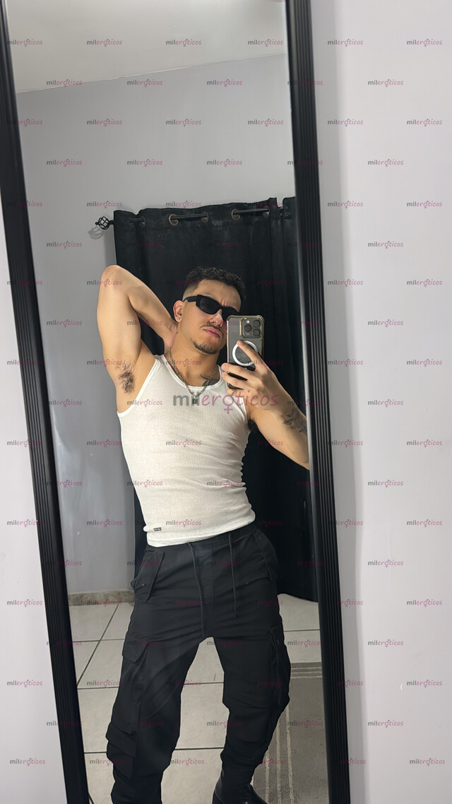 FOTOS DE ÚLTIMO DÍA MACHO CHAKAL BISEXUAL TATUADO CON RICA VERGA GRUESA Y LECHOSA