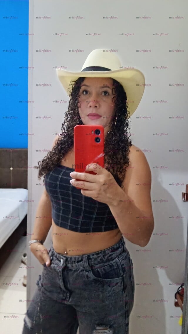 FOTOS DE HERMOSA COSTEÑA MADURA EXPERTA CON JÓVENES Y CON ADULTO
