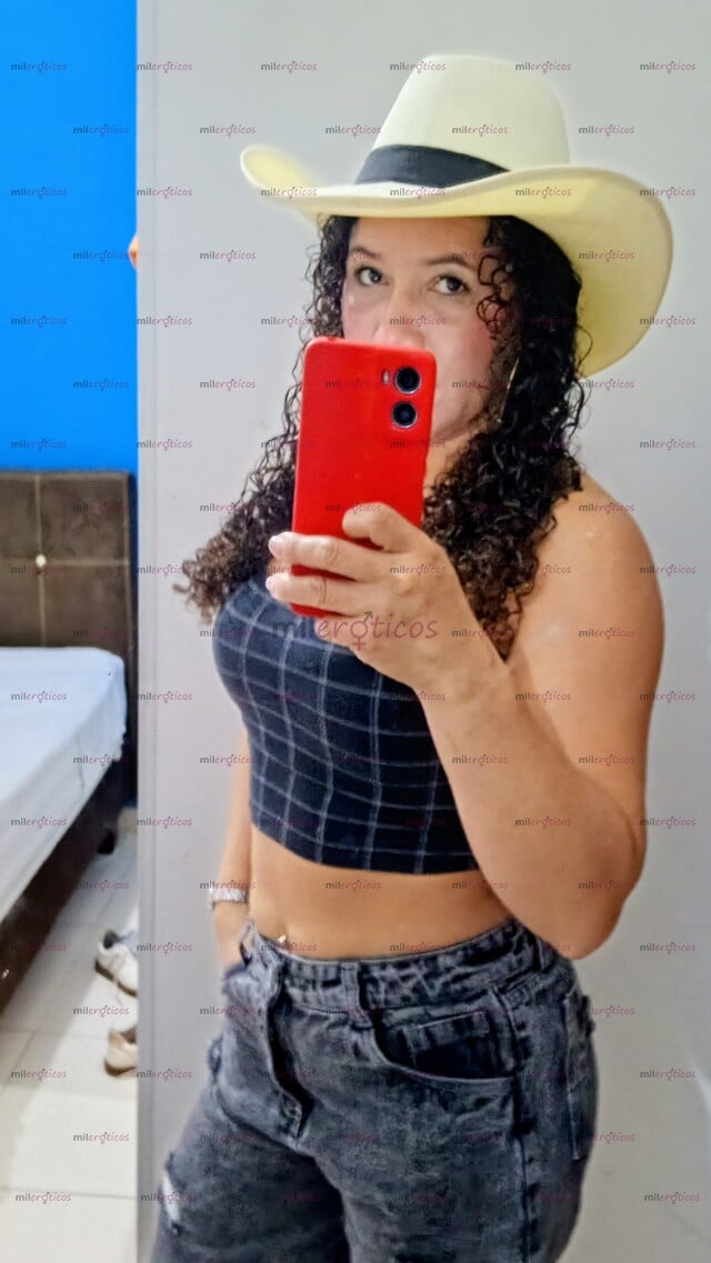 FOTOS DE HERMOSA COSTEÑA MADURA EXPERTA CON JÓVENES Y CON ADULTO
