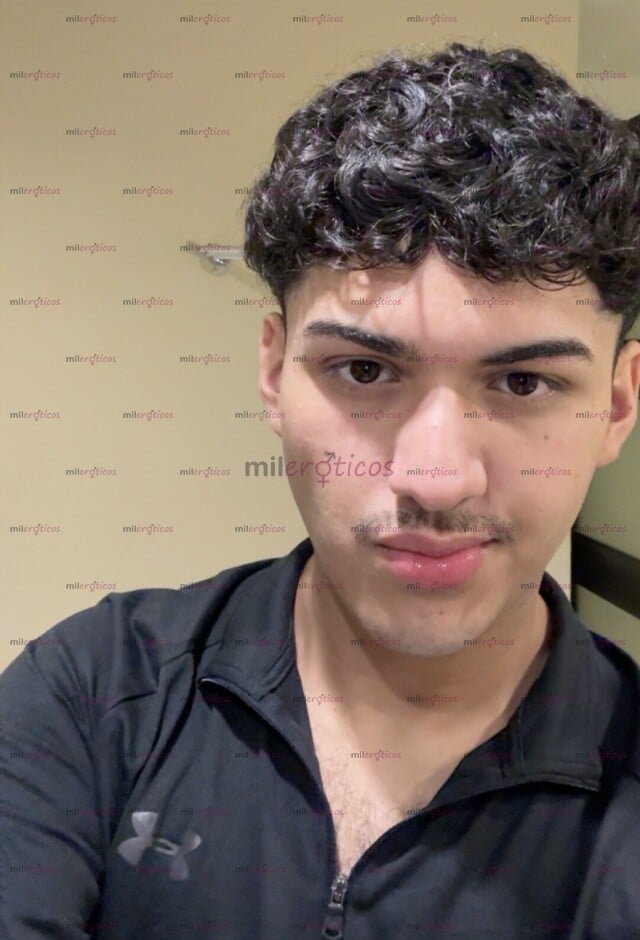 FOTOS DE HOMBRE DE 19 AÑOS, MUY CACHONDO Y COMPLACIENTE EN TUS FANTASÍAS