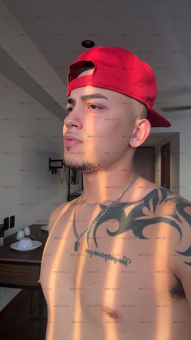 FOTOS DE EXTRANJERO HETERO GUAPILLO MACHÍN VERGON LECHOSO CALIENTE MORBOSO CON LUGAR