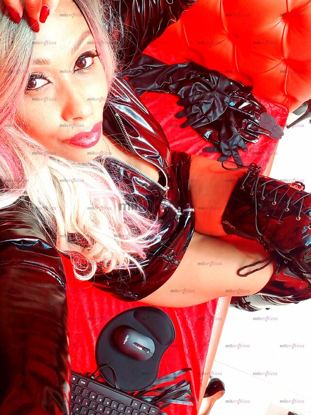 FOTOS DE DOMINATRIX MISTRESS BDSM FETISHISMO LATEX CUERO