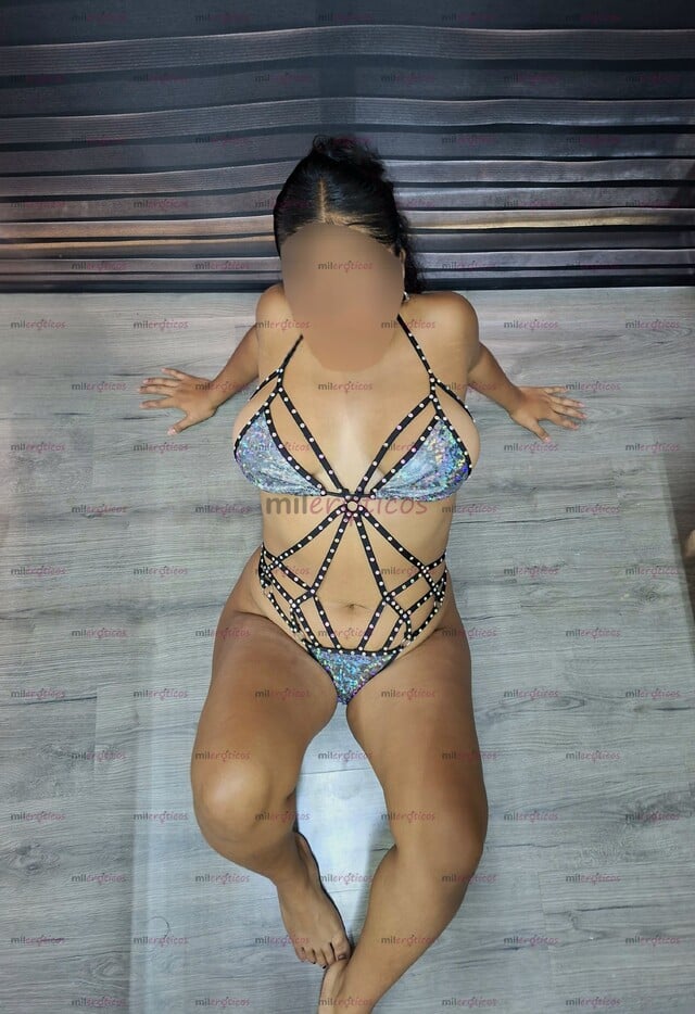 FOTOS DE SENOS DELICIOSOS, SUAVES Y MUY GRANDES...NICKY , RISUEÑA, CACHONDA Y DULCE