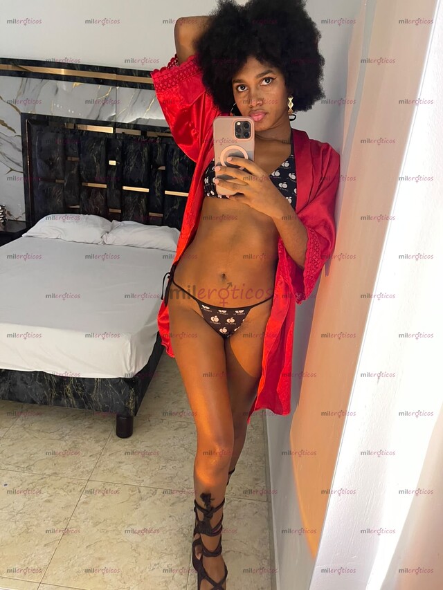 FOTOS DE KATY, MORENA DELGADA CON RICAS NALGAS Y PERSONALIDAD ENCANTADORA