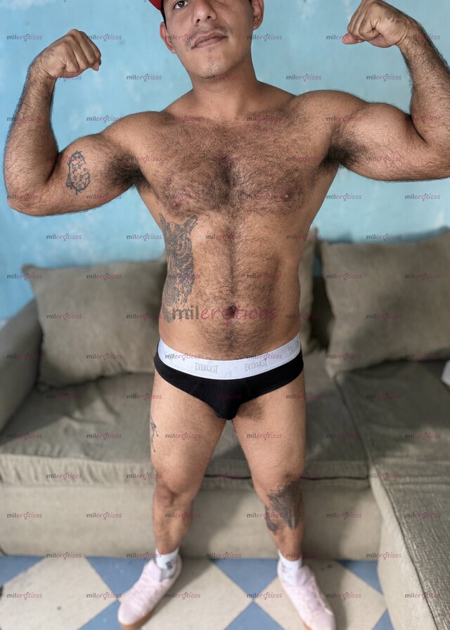 FOTOS DE 25 AÑOS SOY NÉSTOR. ME MUEVO A VARIAS ZONAS PREGUNTA