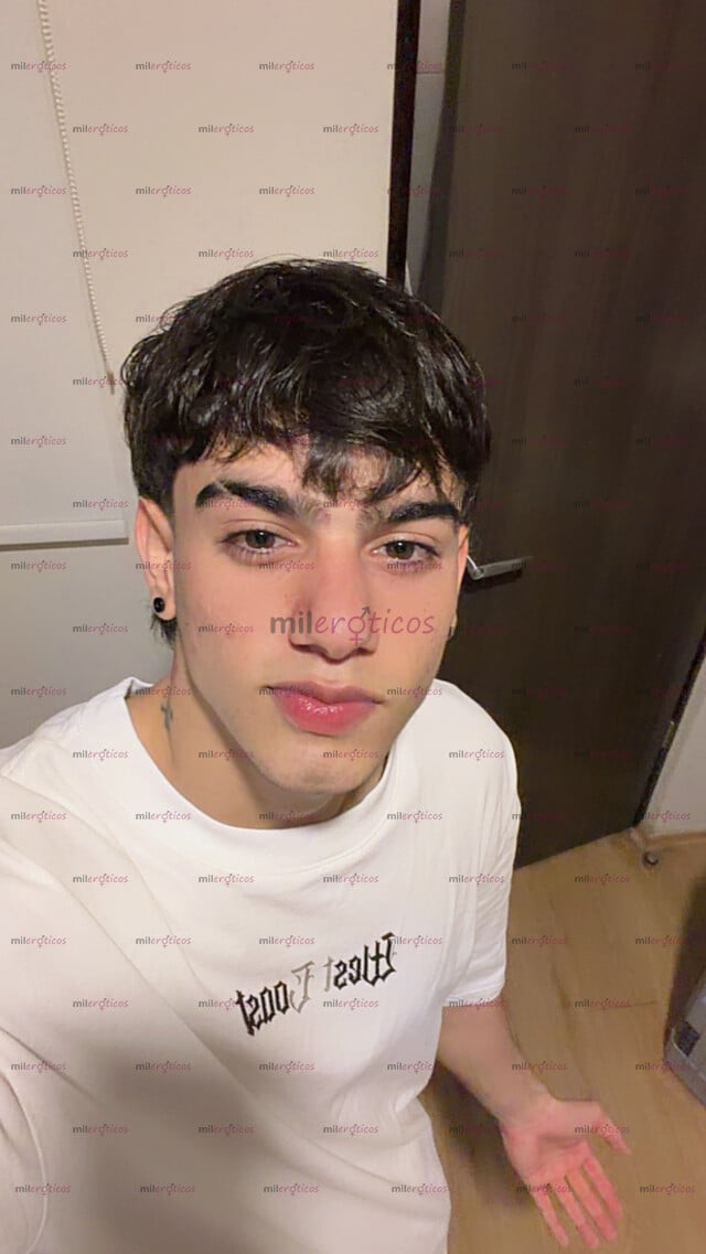 FOTOS DE COLOMBIANO DE 19 AÑOS , CON 20CM Y MUY BUEN HIGIENE PERSONAL