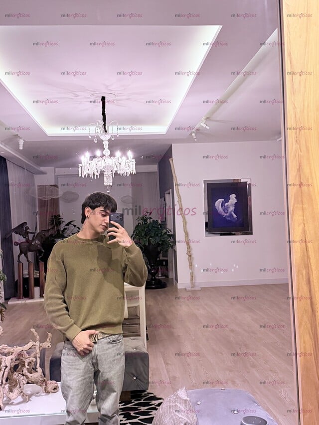 FOTOS DE COLOMBIANO DE 19 AÑOS , CON 20CM Y MUY BUEN HIGIENE PERSONAL