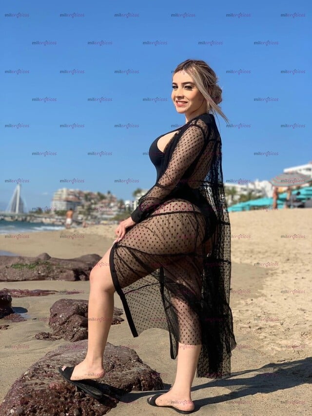 FOTOS DE HOLA ME PRESENTO SOY ALEJANDRA UNA CHICA SUPER FEMENINA Y CACHONDA DISPUESTA A C