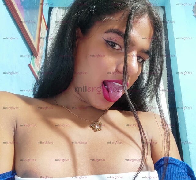 FOTOS DE ATRATIVA NIÑA ANGELICAL, MIRADA DE PERRA EN CELO, CUENTO EL SITIO DISCRETO