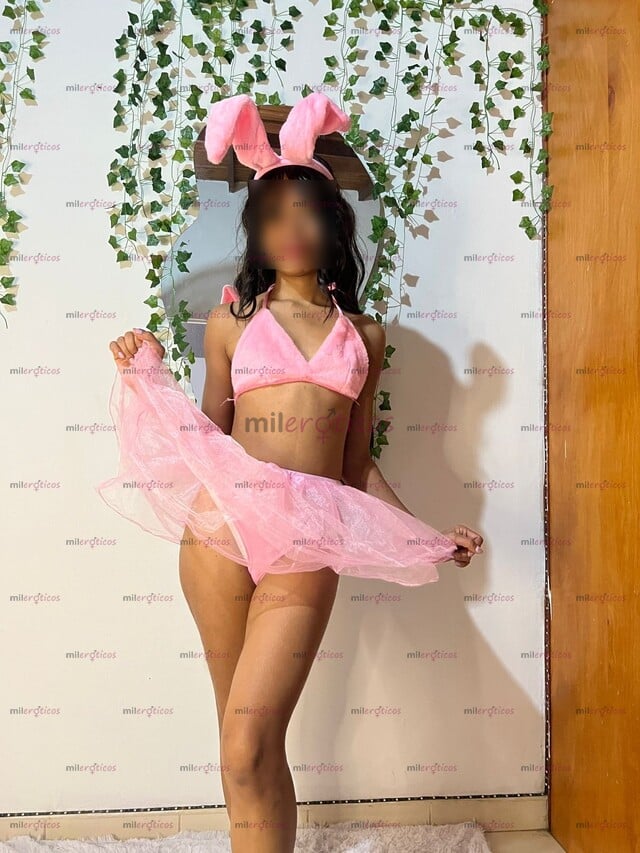 FOTOS DE UNA NENA MORENA LINDA CON GANAS DE COMPLACERTE Y HACERTE SENTIR COMO NUNCA