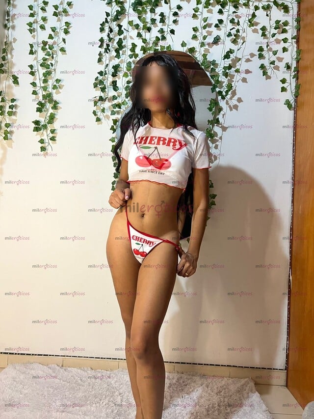 FOTOS DE UNA NENA MORENA LINDA CON GANAS DE COMPLACERTE Y HACERTE SENTIR COMO NUNCA