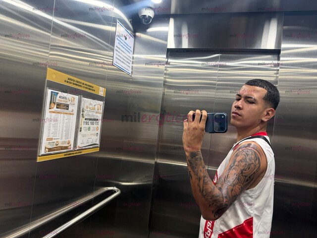 FOTOS DE JOVEN MACHO CALEÑO SIMPÁTICO FULL ARRECHO BRINDA MUY BUEN SERVICIO