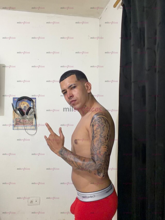 FOTOS DE JOVEN MACHO CALEÑO SIMPÁTICO FULL ARRECHO BRINDA MUY BUEN SERVICIO