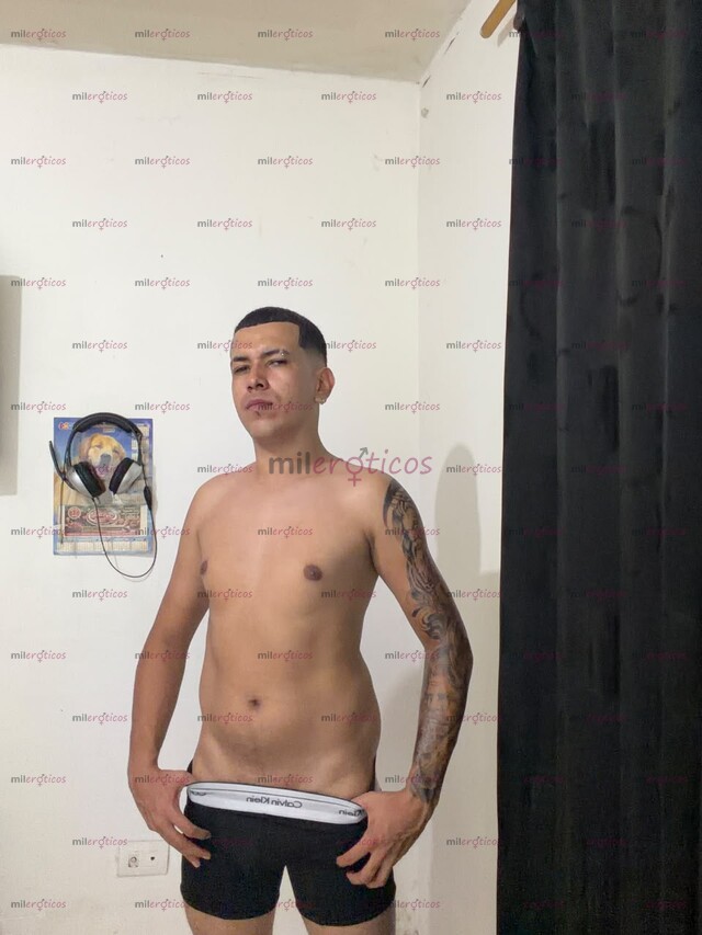 FOTOS DE JOVEN MACHO CALEÑO SIMPÁTICO FULL ARRECHO BRINDA MUY BUEN SERVICIO