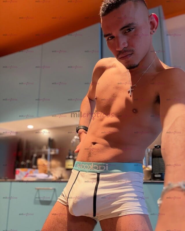 FOTOS DE JOVEN ESCORT EXCLUSIVO PARA SALIDAS Y MASAJES