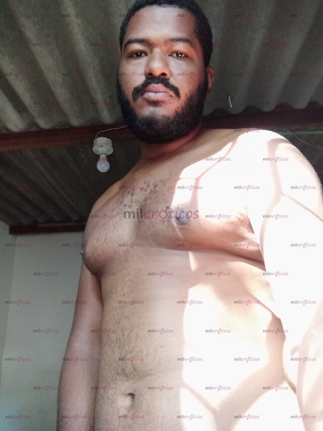 FOTOS DE MORENO, MASCULINO, DE PRESENCIA FUERTE Y PERSONALIDAD DOMINANTE. ..............