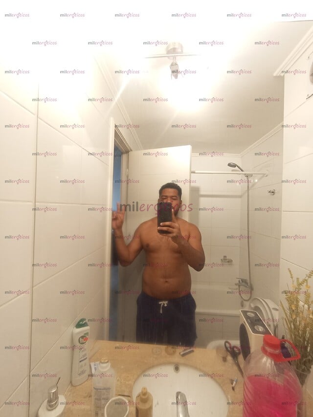 FOTOS DE MORENO, MASCULINO, DE PRESENCIA FUERTE Y PERSONALIDAD DOMINANTE. ..............