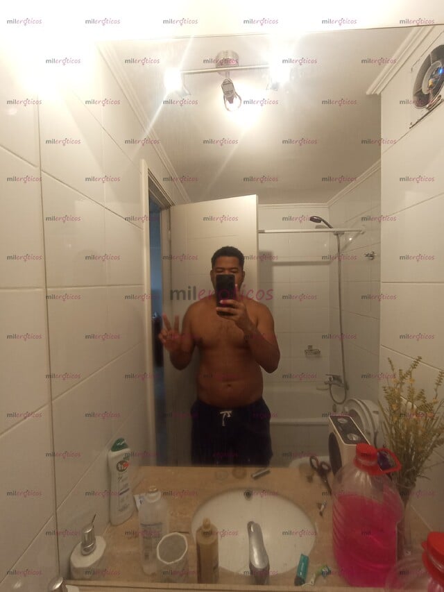 FOTOS DE MORENO, MASCULINO, DE PRESENCIA FUERTE Y PERSONALIDAD DOMINANTE. ..............