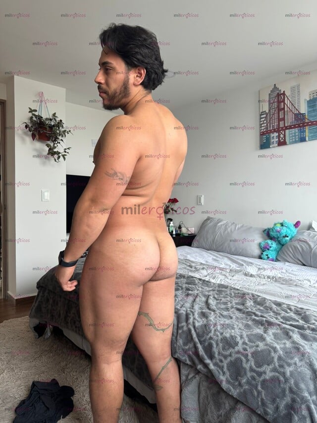 FOTOS DE FREDY CALIENTE, GUAPO, CON BUENA VERGA Y CULO PARA TI