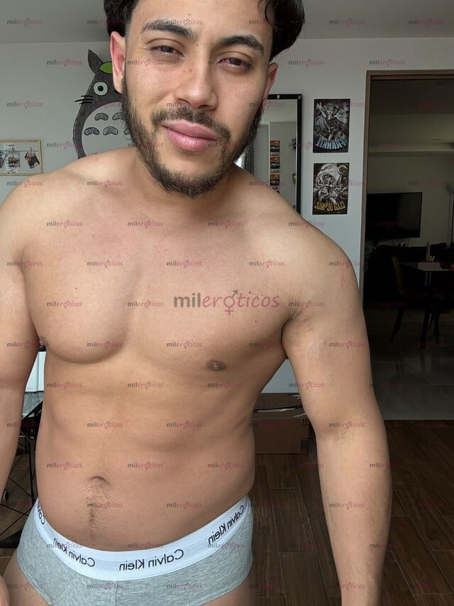 FOTOS DE FREDY CALIENTE, GUAPO, CON BUENA VERGA Y CULO PARA TI