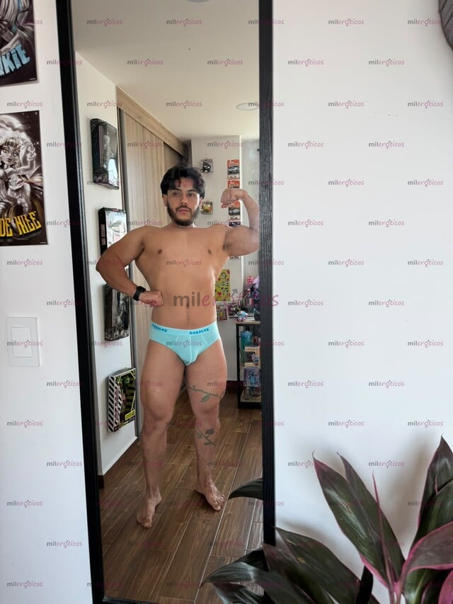 FOTOS DE FREDY CALIENTE, GUAPO, CON BUENA VERGA Y CULO PARA TI