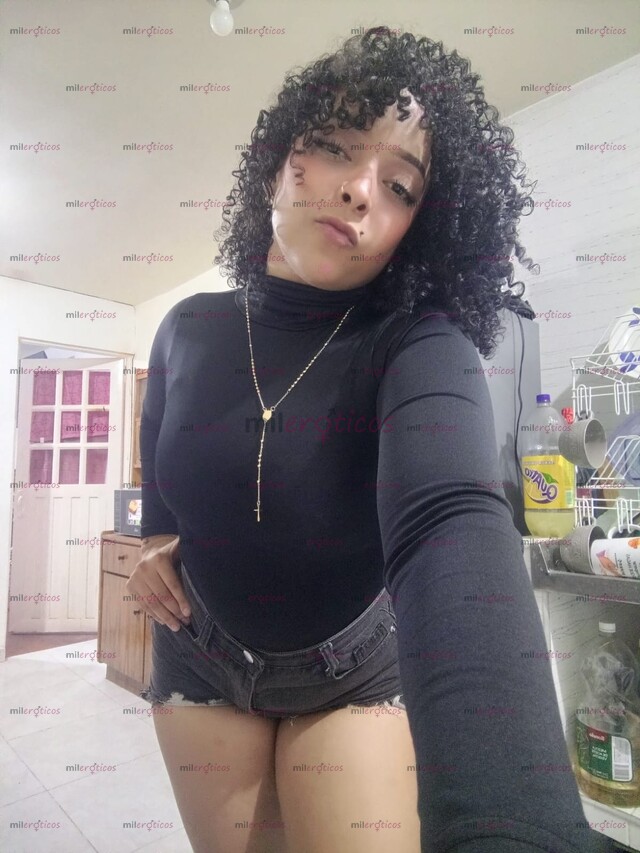 FOTOS DE NUEVA CUQUITA PELUDA CRESPA MORENA CULONA CON LENGUA TRAVIESA PARA VERGA