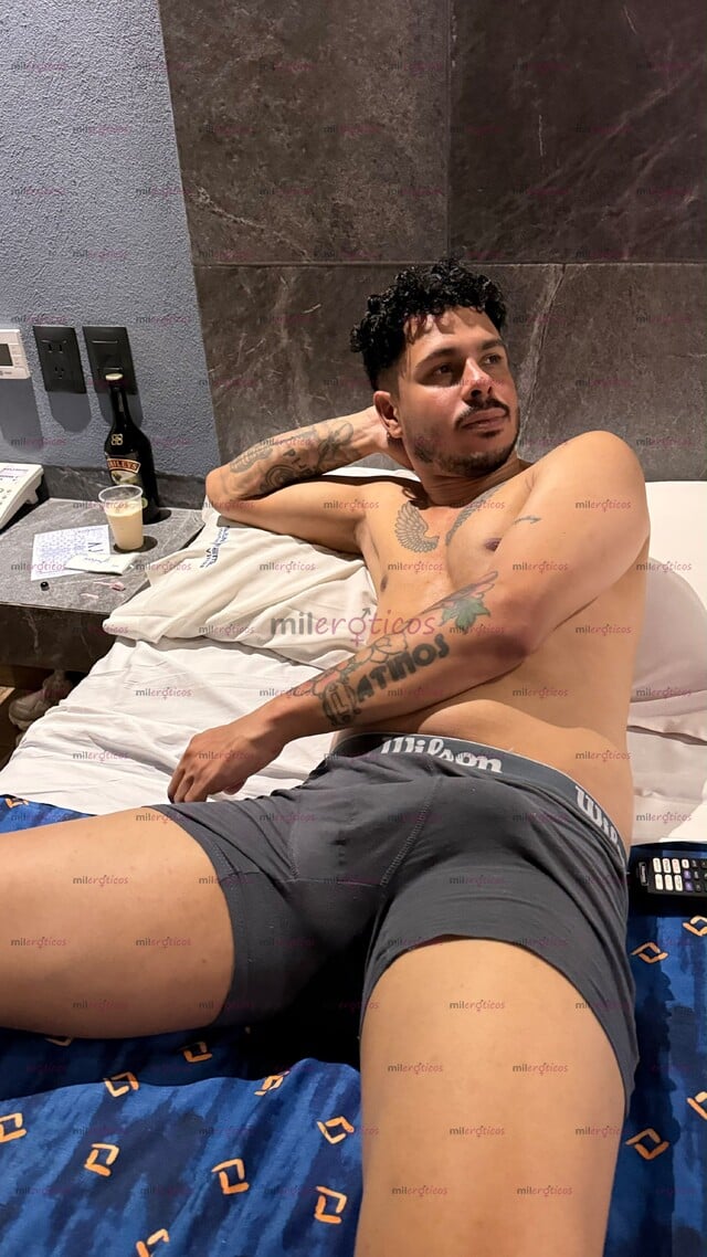 FOTOS DE LATINO CUBANO DISPUESTO A COMPLACER TUS NECESIDADES