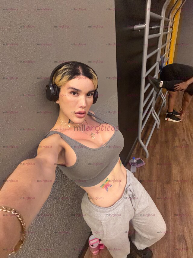 FOTOS DE CLAUDIA CONDE UNA BARBIE FITNESS COMPLACIENTE HERMOSA Y EXUBERANTE LECHERA