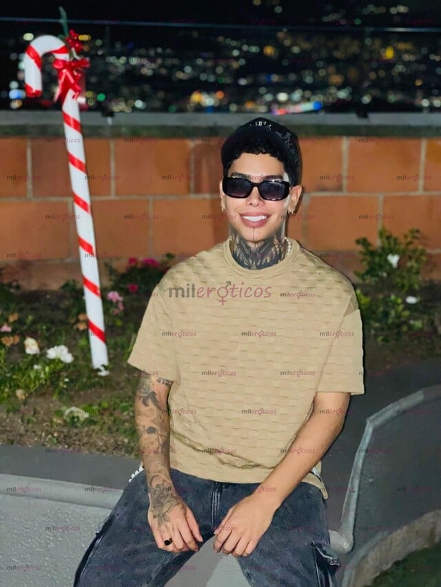 FOTOS DE CHICO DE COMPAÑÍA POLLITO VERSÁTIL, MASCULINO, TATUADO Y MORBOSO