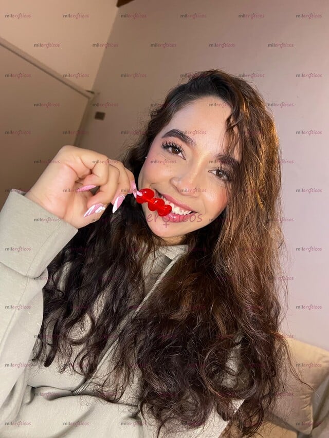 FOTOS DE HERMOSA PRINCESA MORENA Y SUPER TIERNA ESPERÁNDOTE PARA HACERTE FELIZ