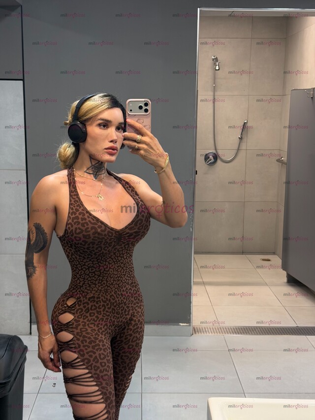 FOTOS DE CLAUDIA CONDE UNA BARBIE FITNESS COMPLACIENTE HERMOSA Y EXUBERANTE LECHERA