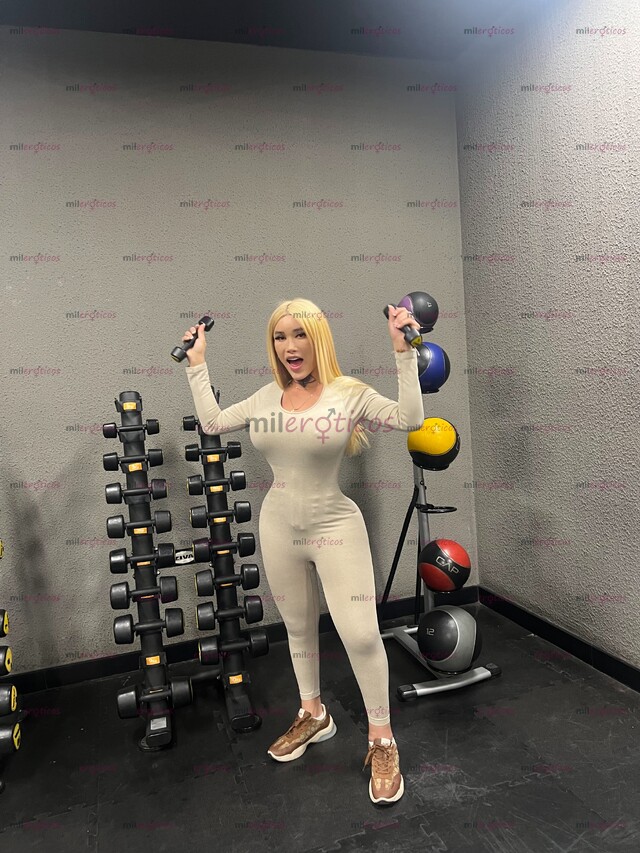 FOTOS DE CLAUDIA CONDE UNA BARBIE FITNESS COMPLACIENTE HERMOSA Y EXUBERANTE LECHERA