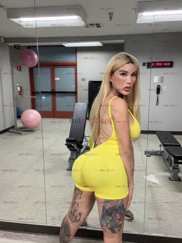 FOTOS DE CLAUDIA CONDE UNA BARBIE FITNESS COMPLACIENTE HERMOSA Y EXUBERANTE LECHERA