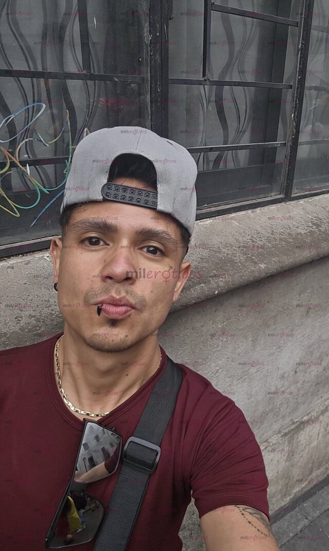 FOTOS DE ACTIVO , (CON GUSTO A QUE ME DEN BESO NEGRO Y LAMIDAS DE PEZONES)